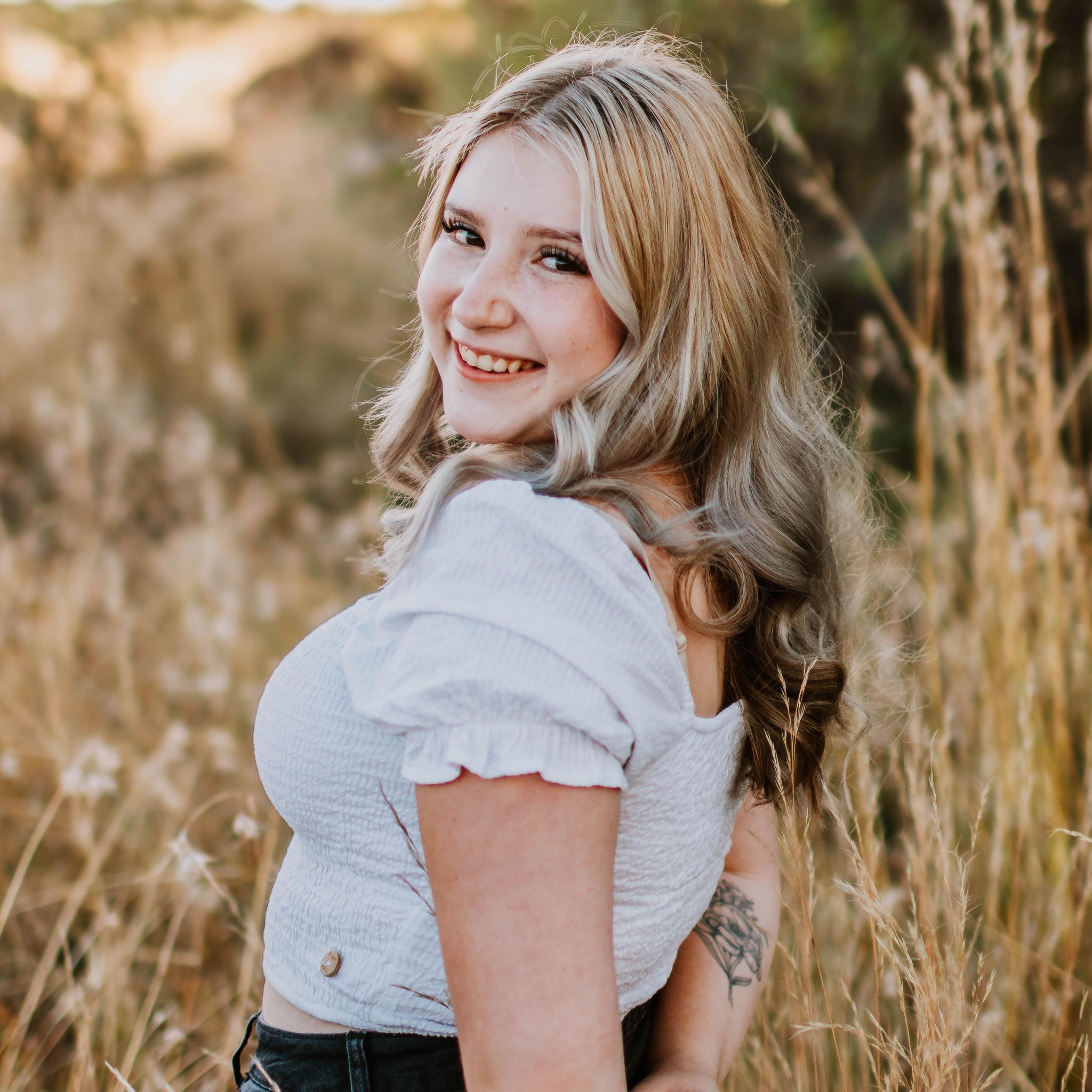 Review avatar kiara kirsten